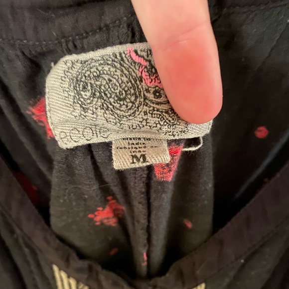 Cute flowy tank top - Picture 3 of 3